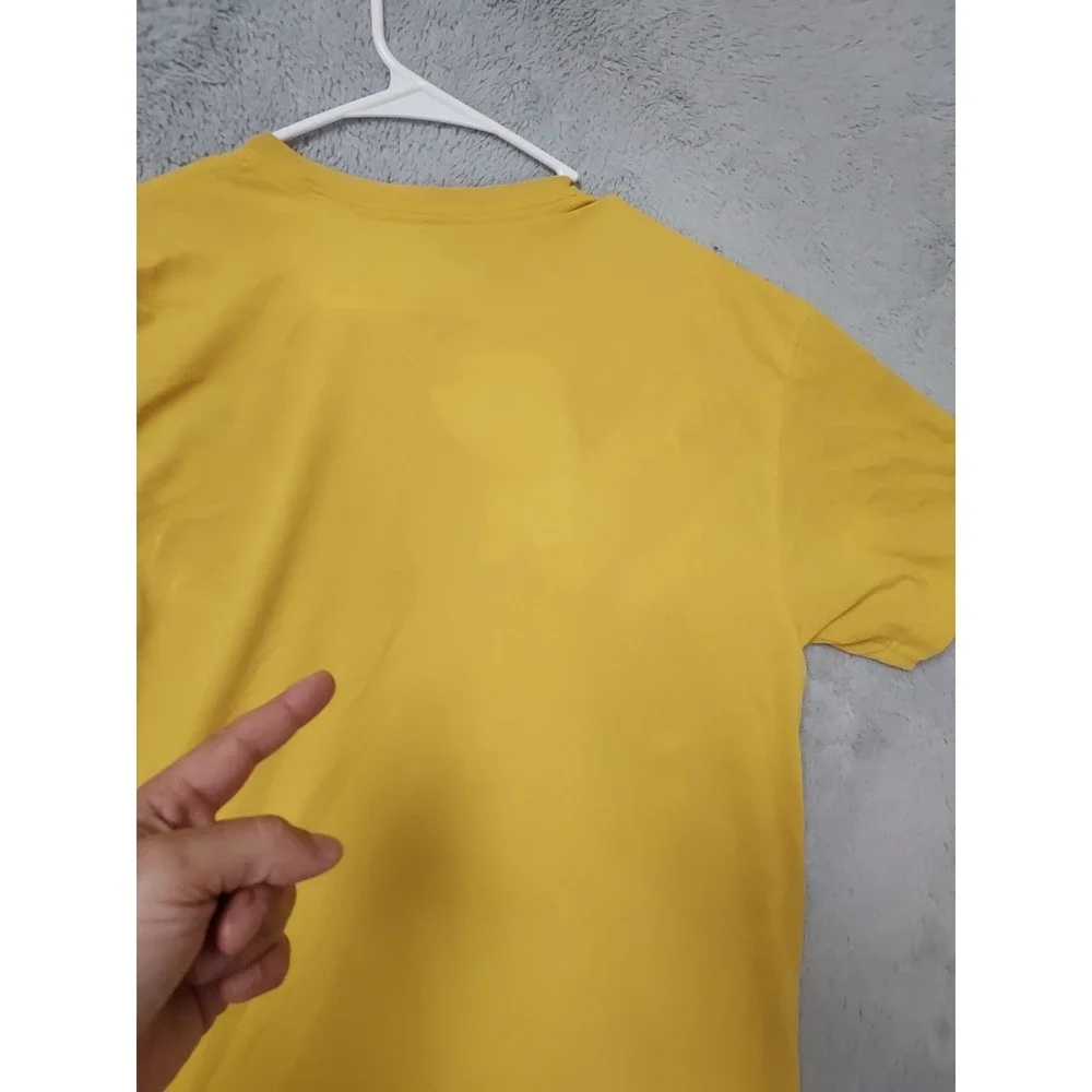 Kobe Bryant Shirt Mens Large Los Angelese Lakers Graphic Tee Yellow NBA FLAWS